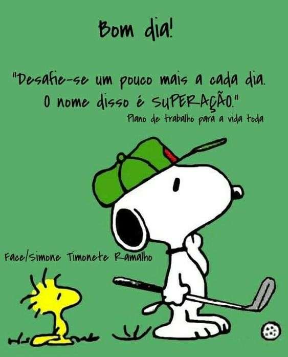 Snoopy com um taco de golfe