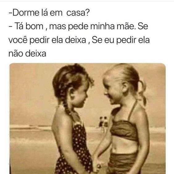 duas meninas conversando