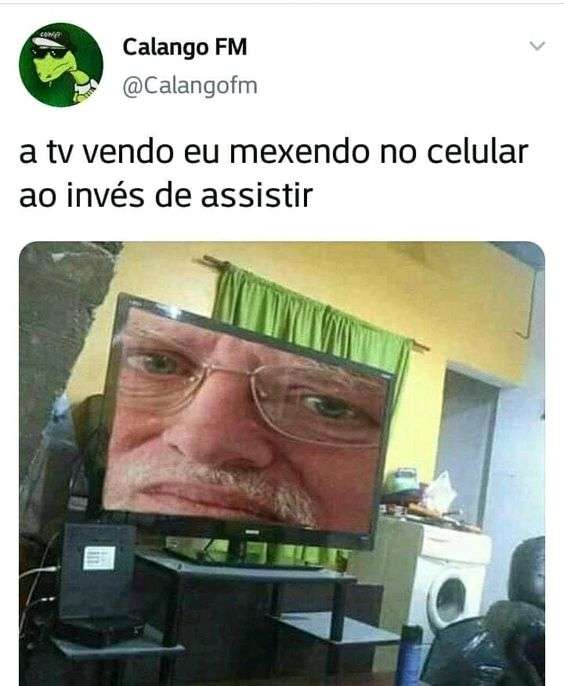 Televisão com rosto de vovô