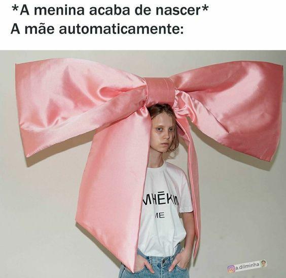 Memes engraçados menina co laço gigante na cabeça