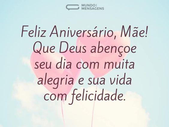 Balões de coração com desejos de felicidades para mãe