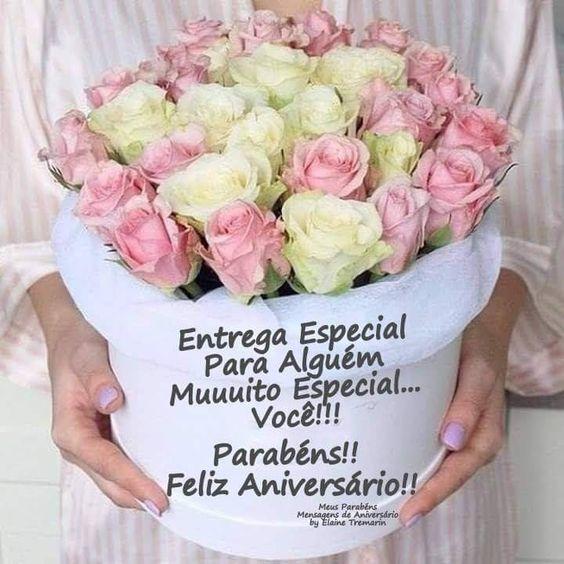 Buquê de flores com a frase: Entrega especial para alguém muito especial mãe